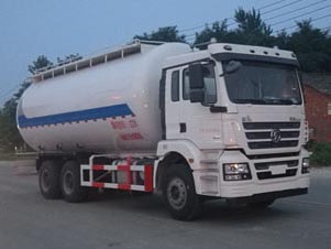 程力威牌CLW5250GFLS5型低密度粉粒物料运输车